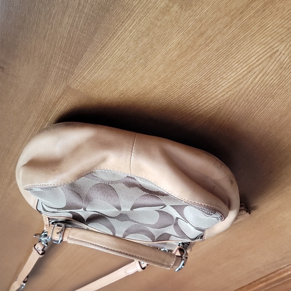 🌸70TH ANNIVERSARY LIMITED EDITION COACH PURSE🌸 - Picture 9 of 10